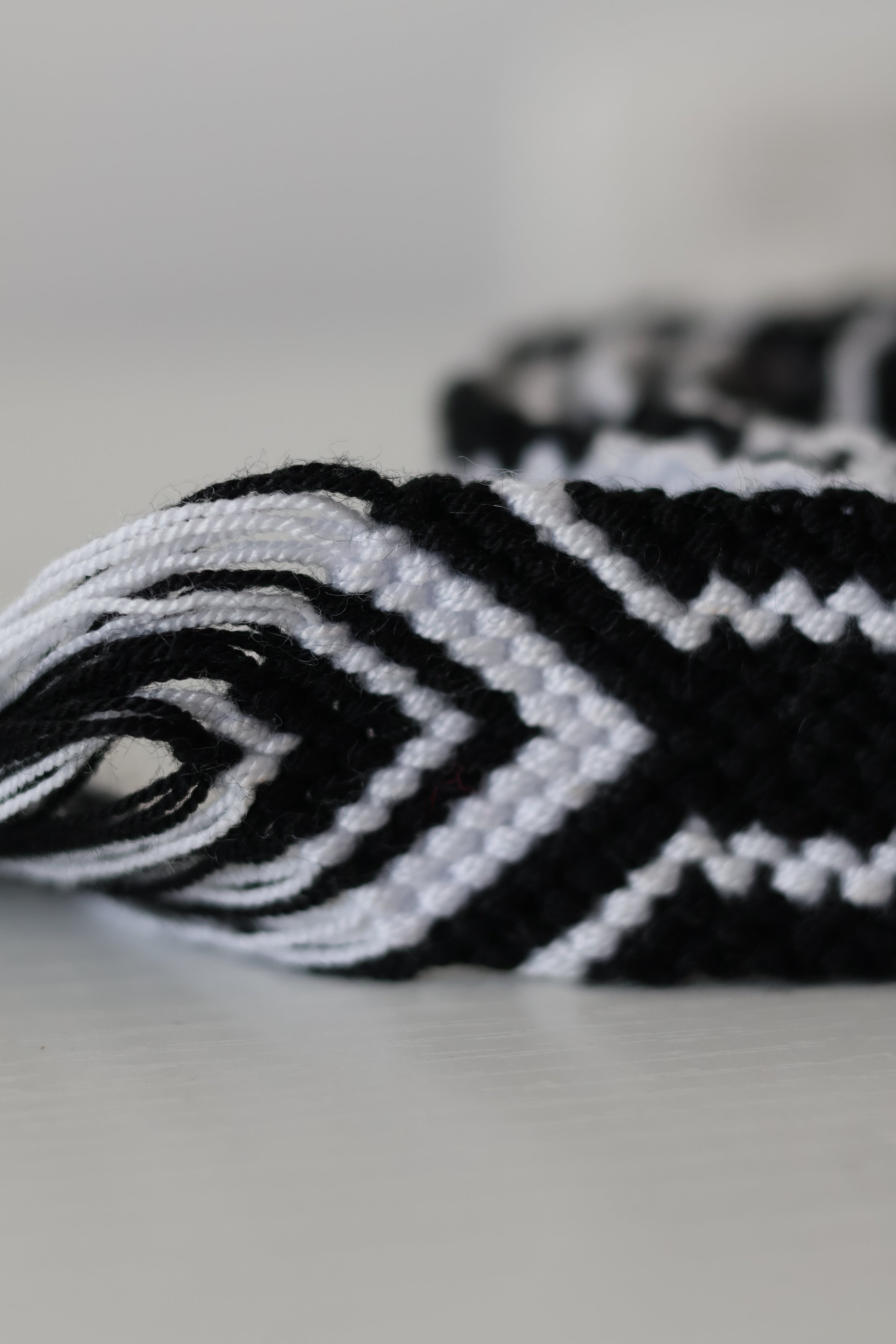 'FAJÓN' wayuu belt, blanco & negro
